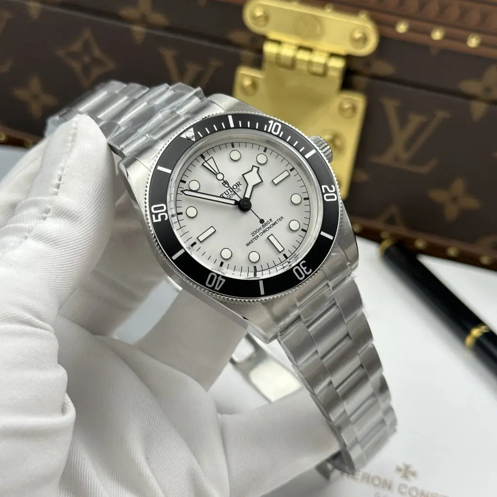 Tudor bay 68 Super Clone Swiss Machine