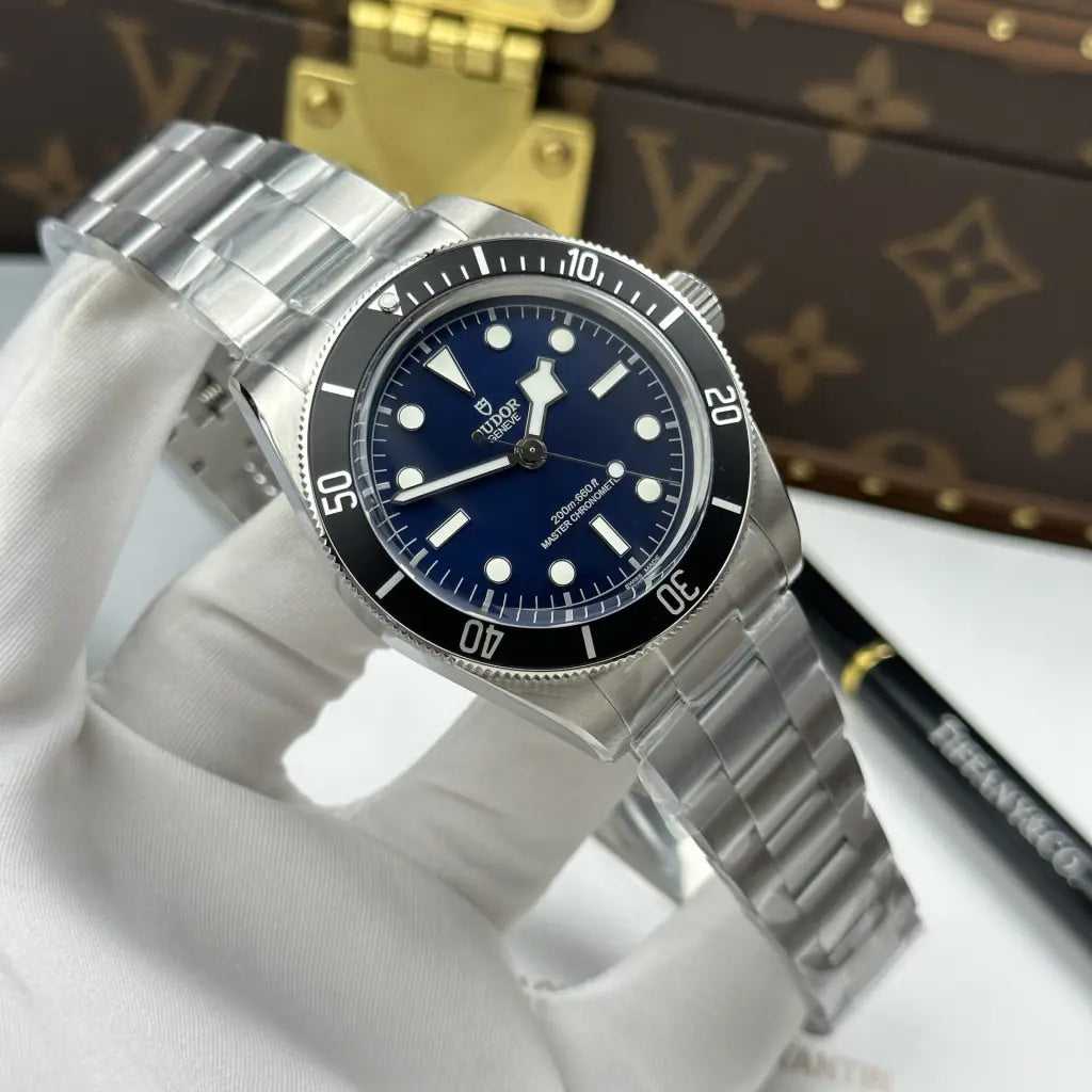 Tudor bay 68 Super Clone Swiss Machine