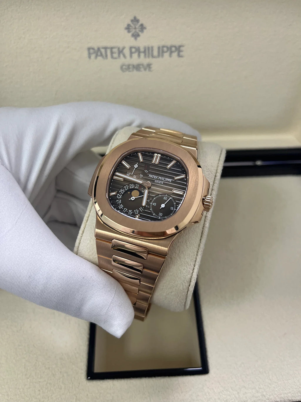 Patek Philippe Nautilus Moon Phase Super Clone Swiss Machine
