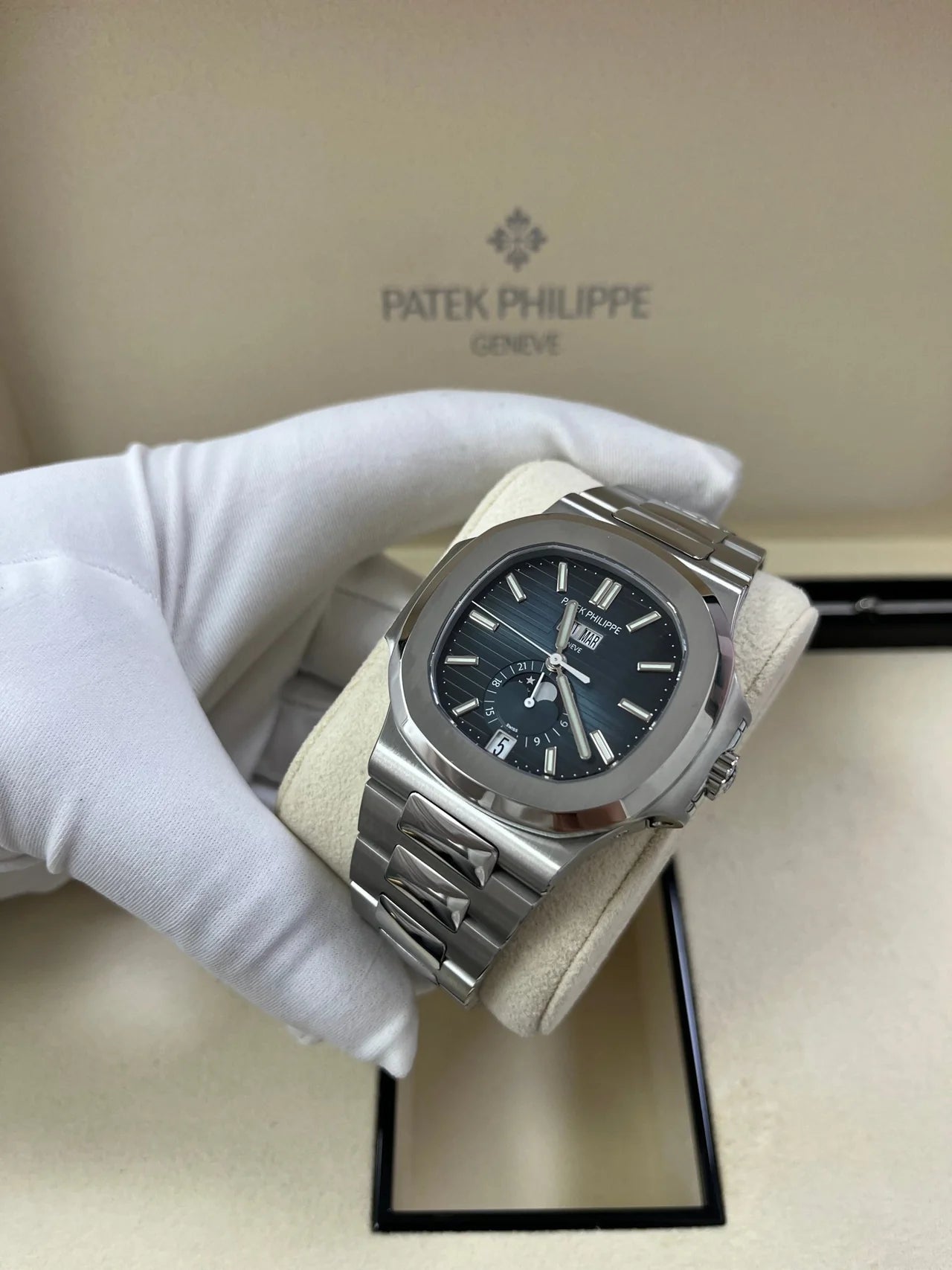 Patek Philippe Nautilus Calender Super Clone Swiss Machine