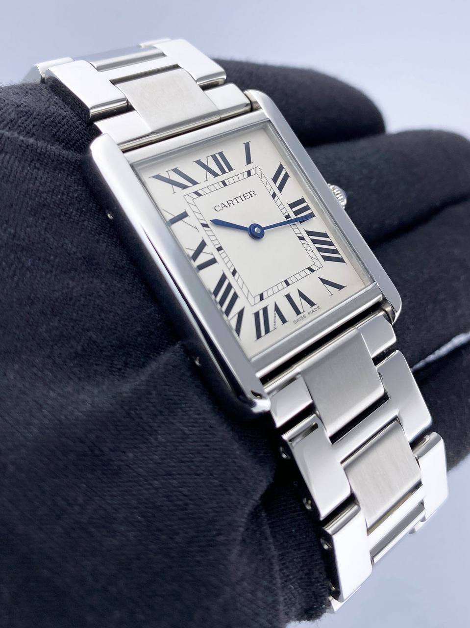 Cartier tank Super Clone Swiss Machine (Available 2 Sizes M & L)